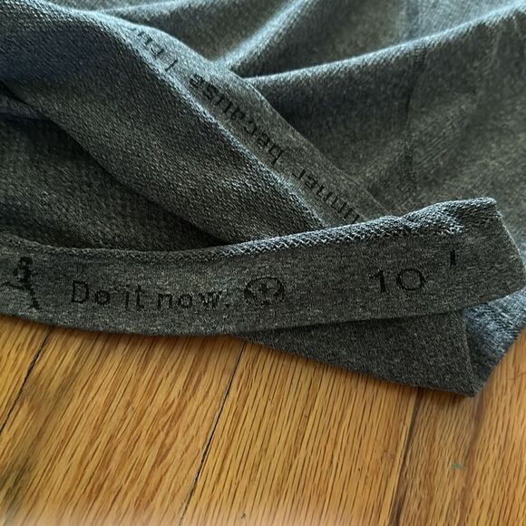 Lululemon Sz 10 Run Swiftly short sleeve shirt great pre owned condition - Picture 3 of 5